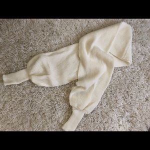 Shawl/scarf with sleeves